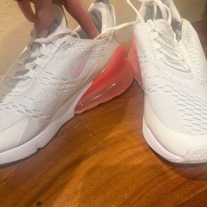 Nike White and pink Air Max 270 Sneakers 6.5 youth fits 7.5 women’s